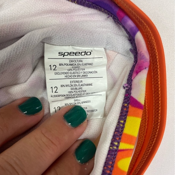 Speedo size 12 for girls. Bright and in great shape, gently worn and sweet! - Picture 2 of 4